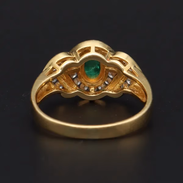 18ct Yellow Gold Emerald & Diamond Ring