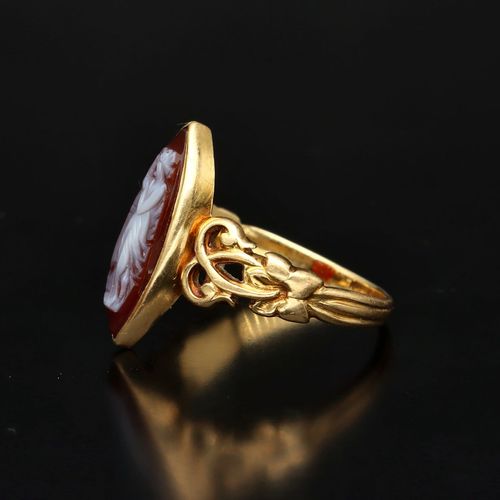 Vintage 18ct Gold Cameo Ring image-3
