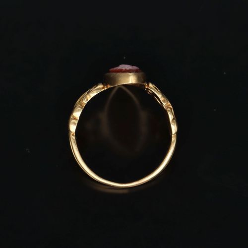 Vintage 18ct Gold Cameo Ring image-6