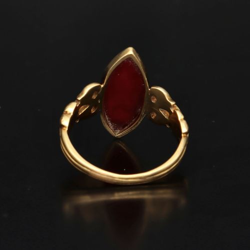 Vintage 18ct Gold Cameo Ring image-4