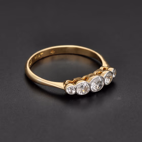 18ct Yellow Gold Diamond 5 Stone Ring