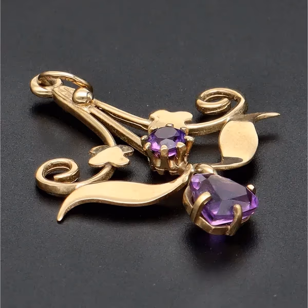 9ct Gold Art Nouveau Pendant