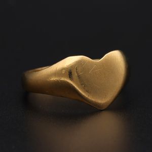 Vintage 9ct Gold Heart Signet Ring