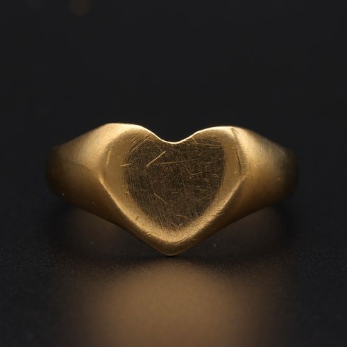 Vintage 9ct Gold Heart Signet Ring image-2