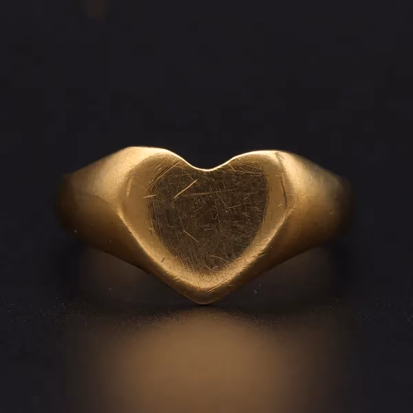 Vintage 9ct Gold Heart Signet Ring