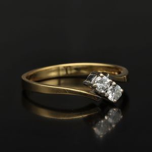 18ct Gold 0.25ct Diamond Ring. London 1985