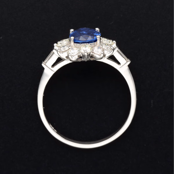 18ct White Gold Oval Sapphire & Diamond Cluster Ring