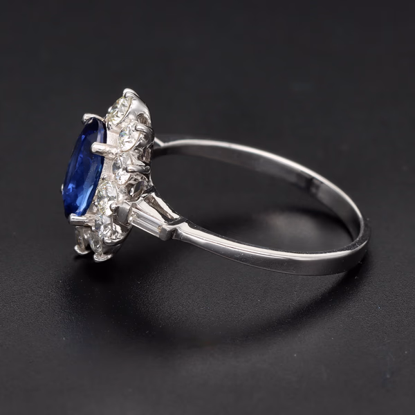 18ct White Gold Oval Sapphire & Diamond Cluster Ring