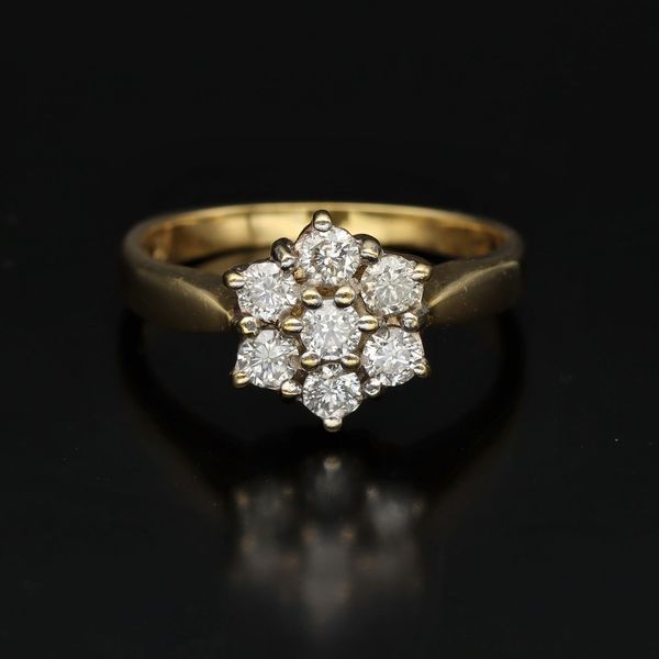 Vintage 18ct Gold Diamond Floral Cluster Ring