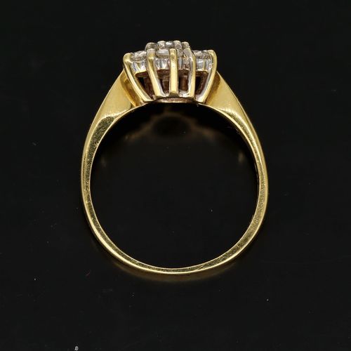 Vintage 18ct Gold Diamond Floral Cluster Ring image-6