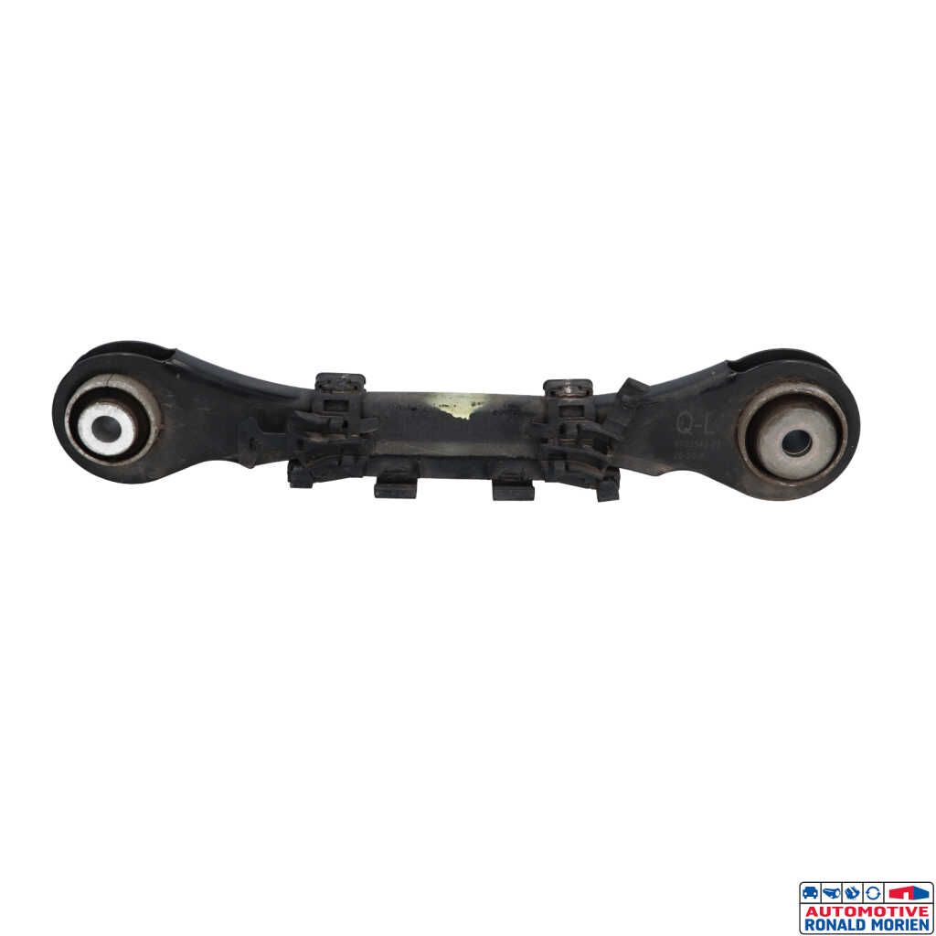 Used Rear upper wishbone, left BMW 2 serie (F22) 218i 1.5 TwinPower Turbo 12V Price € 35,09 Inclusive VAT offered by Automaterialen Ronald Morien B.V.