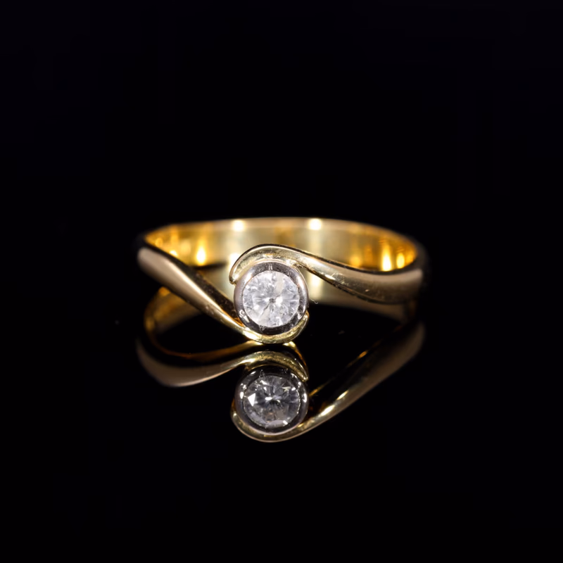 360° view of The Vintage 1996 Brilliant Cut Diamond Solitaire Swirl Ring