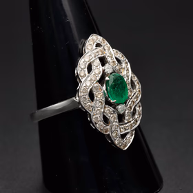 14ct White Gold Emerald & Diamond Ring