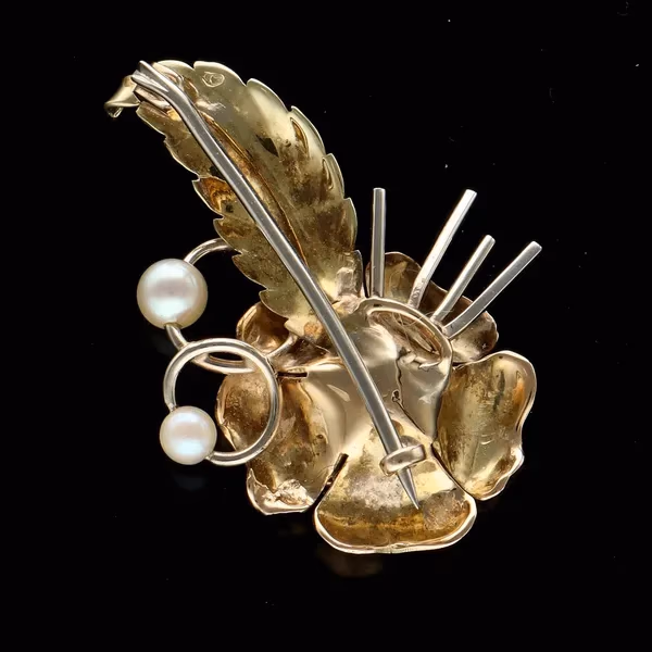 Pearl and Sapphire Brooch