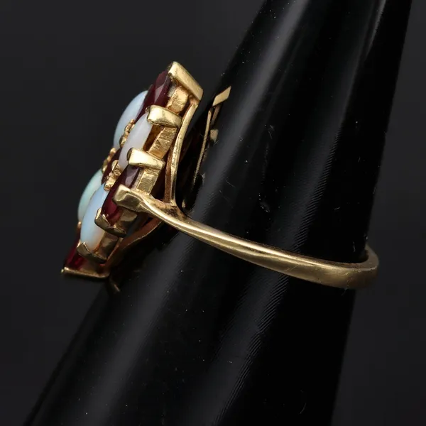 18ct Gold Retro Opal & Garnet Ring