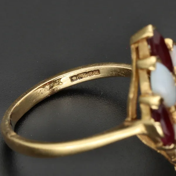 18ct Gold Retro Opal & Garnet Ring