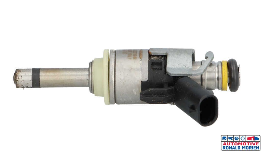 Usagé Injecteur (injection essence) Cupra Formentor 2.5 VZ5 16V 4Drive Prix € 89,00 Règlement à la marge proposé par Automaterialen Ronald Morien B.V.