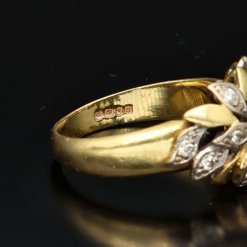 Vintage 18ct Gold Diamond Ring image-5
