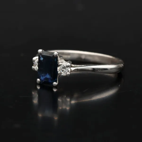 18ct White Gold Sapphire and Diamond Ring