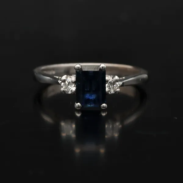 18ct White Gold Sapphire and Diamond Ring
