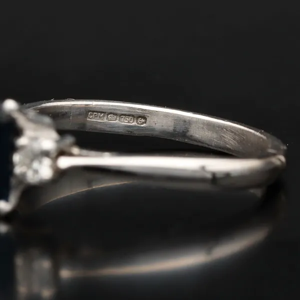 18ct White Gold Sapphire and Diamond Ring