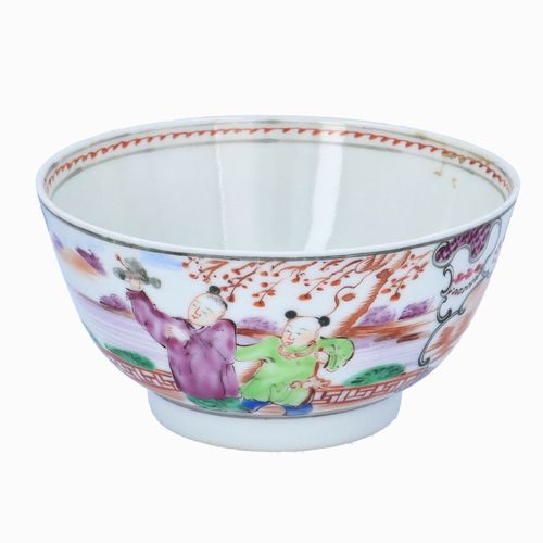 18th Century Chinese Berry Bowl image-1