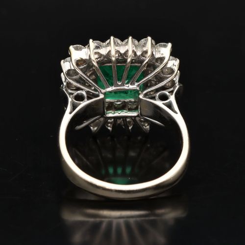 18ct Gold Emerald and Diamond Ring image-5