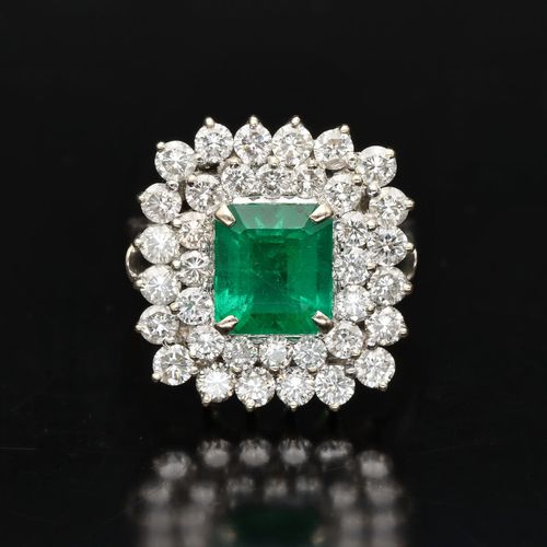 18ct Gold Emerald and Diamond Ring image-2