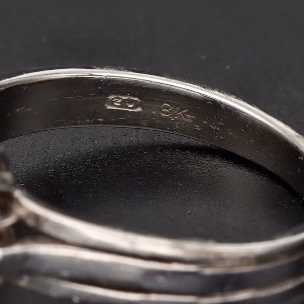 18ct White Gold Sapphire and Diamond Ring