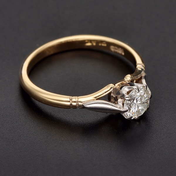 18ct Gold Diamond Solitaire Ring