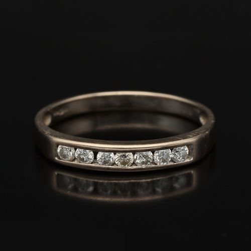 18ct Gold Brilliant Cut Diamond Ring image-2