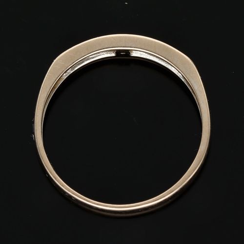 18ct Gold Brilliant Cut Diamond Ring image-6