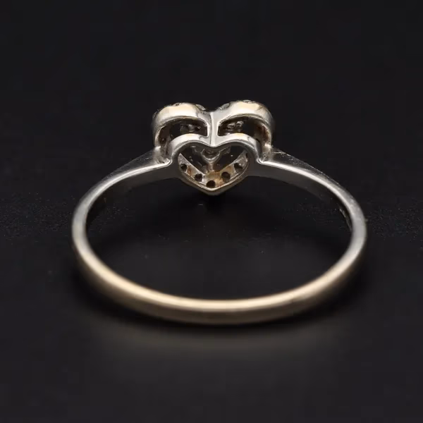18ct Gold Diamond Heart Ring