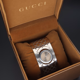 Gucci Large Model Twirl Bangle Watch