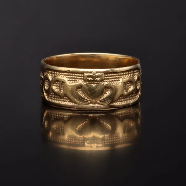 9ct Gold Claddagh Ring Hemswell Antique Centres
