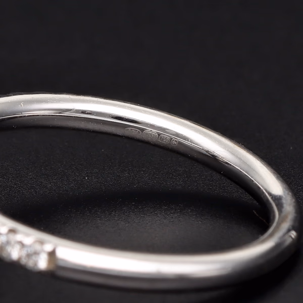 18ct White Gold Pear Cut Diamond Halo Ring