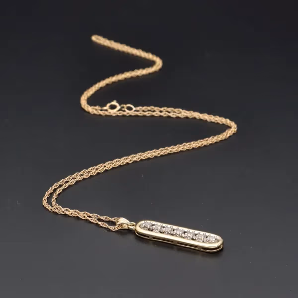 9ct Gold Diamond Pendant & Chain