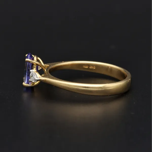 18ct Tanzanite Pear Shaped Diamond Shoulders