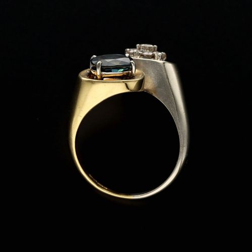 18ct Gold Sapphire and Diamond Ring image-6