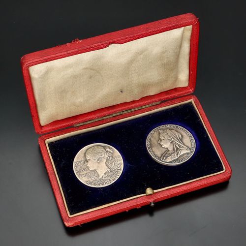 Pair of Silver Medallions in Original Case image-1