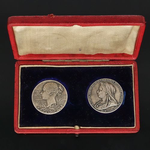 Pair of Silver Medallions in Original Case image-5