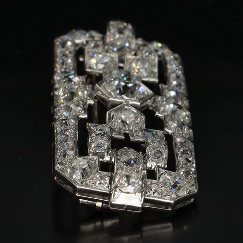 Art Deco Platinum Diamond Brooch image-5