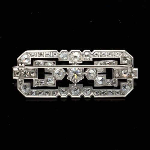 Art Deco Platinum Diamond Brooch image-6