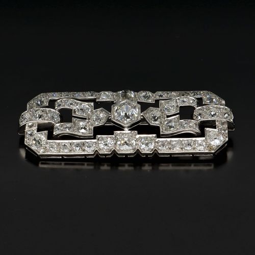 Art Deco Platinum Diamond Brooch image-4