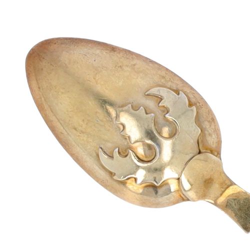 Victorian Scottish Silver Gilt Trefoil Spoon image-5