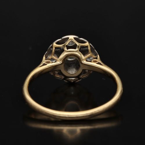 18ct Yellow Gold Art Deco Diamond Cluster Ring image-5
