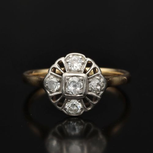18ct Yellow Gold Art Deco Diamond Cluster Ring image-2