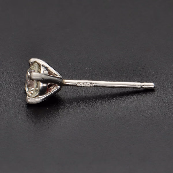 Platinum 0.84ct Diamond Stud Earrings