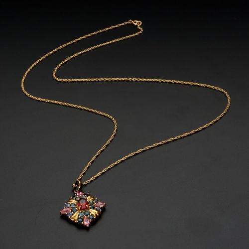 Vintage 9k Gold Garnet and Sapphire Pendant. image-3