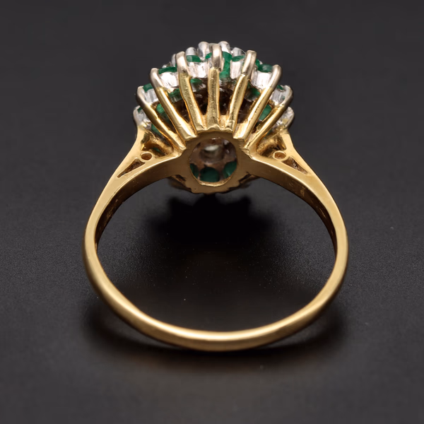 18ct Yellow Gold Emerald & Diamond Cluster Ring